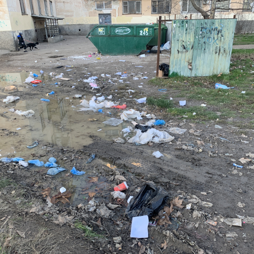 проспект Генерала Острякова, 61к2 (Мусорные контейнеры). SEVSVALKI.NET