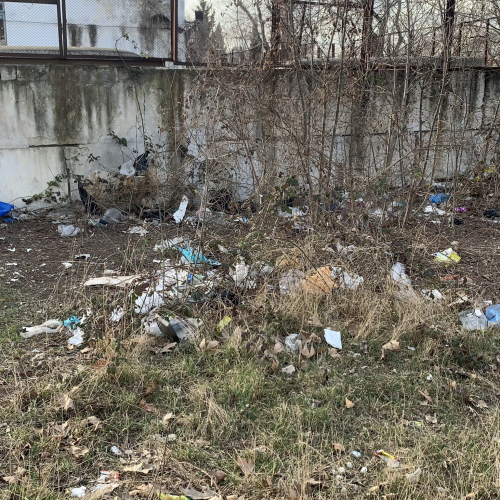 улица Маршала Бирюзова, 3 (У здания, напротив детской площадки). SEVSVALKI.NET